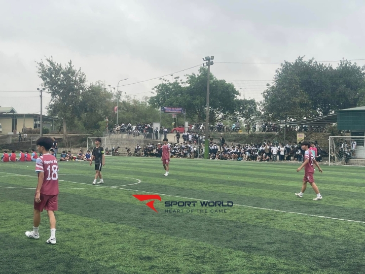 Sân bóng Đĩnh Tú