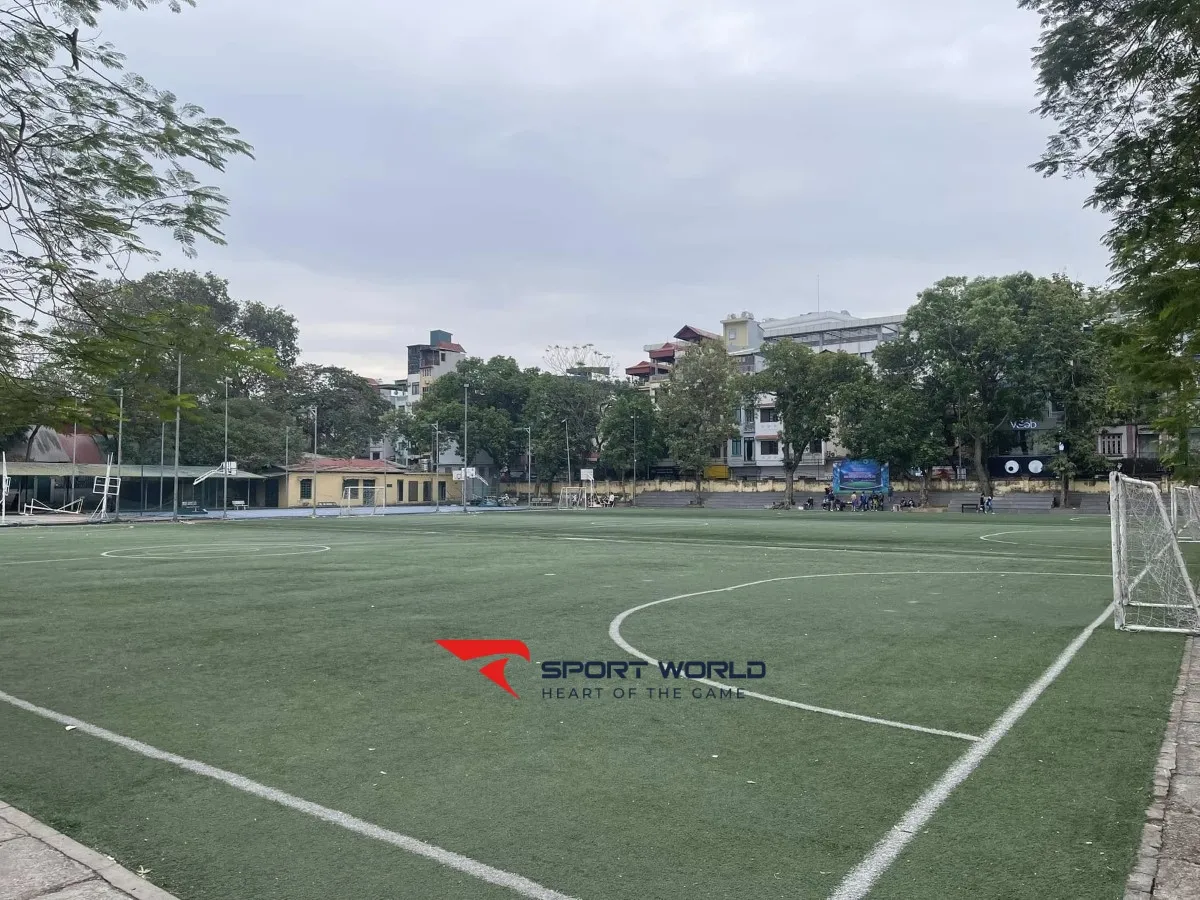 Sân bóng đá trường THPT Chu Văn An