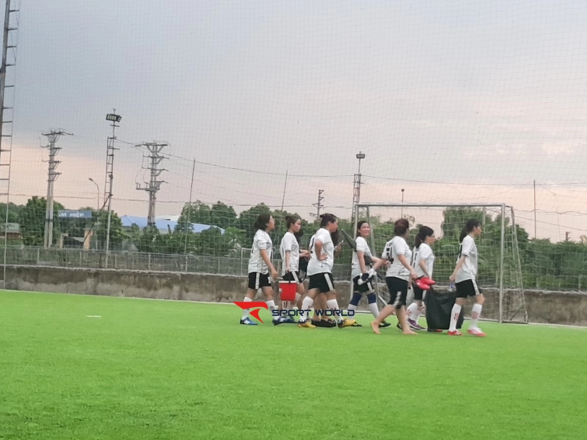 Sân bóng Huỳnh Cung