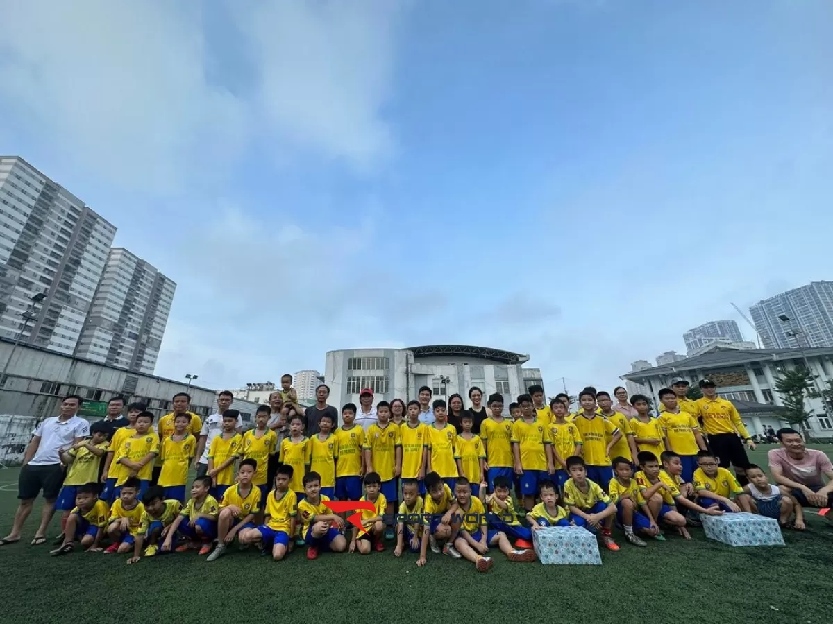 Sân bóng Nhà Văn hóa Thanh Xuân