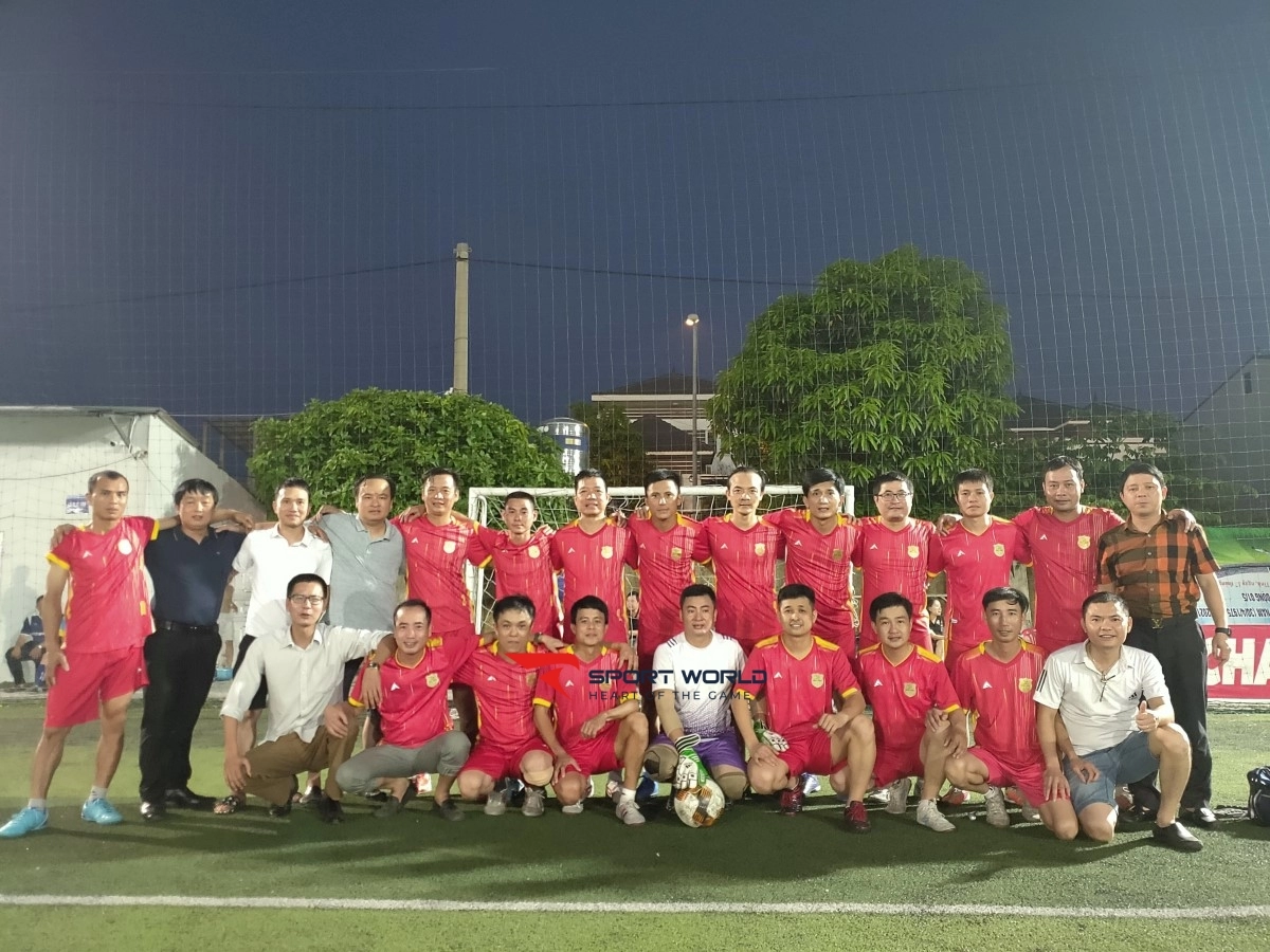 Sân bóng đá cao đẳng nghề Việt Đức