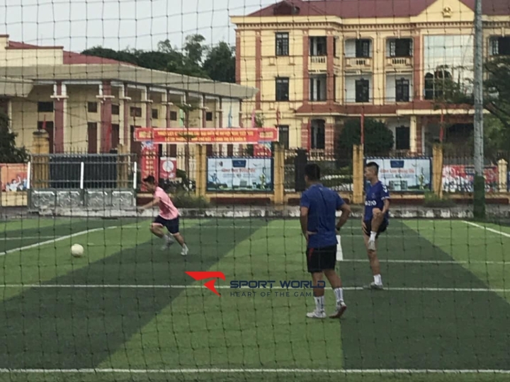 Sân bóng xã Bạch Đằng - Kinh Môn