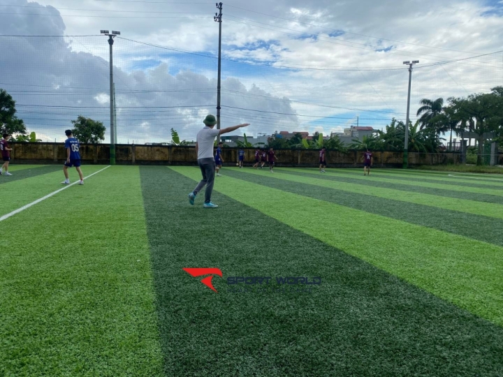 Sân cỏ nhân tạo Hồng Đức