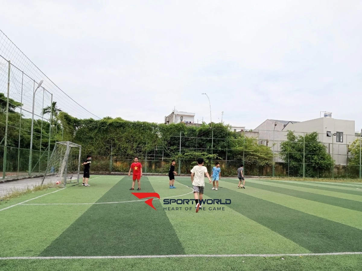 Sân bóng Cẩm Thượng