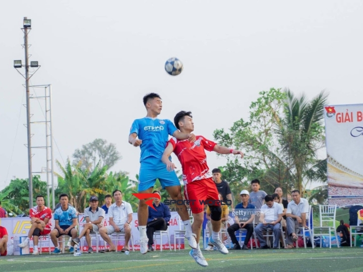 Sân bóng nhân tạo Lê Thiện