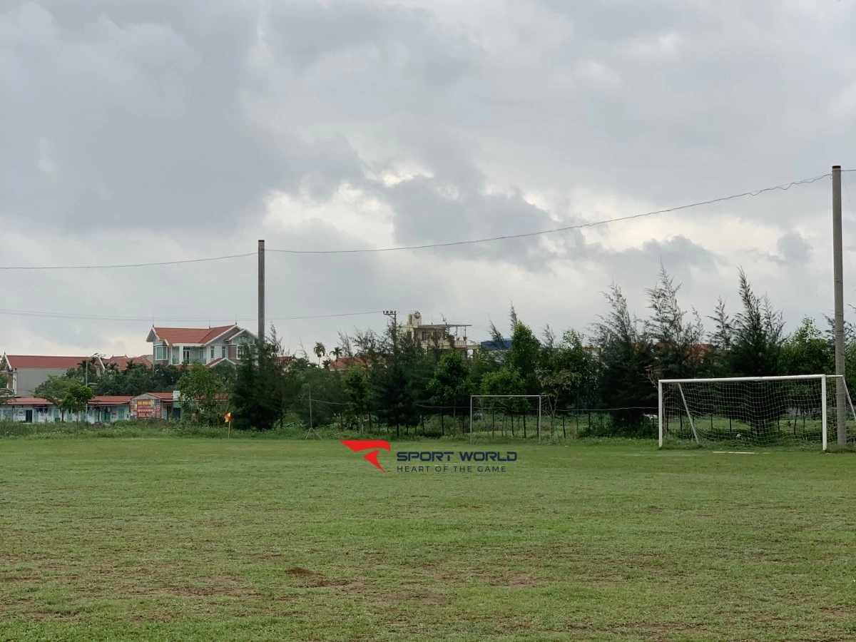 Sân vận động xã Dương Quan