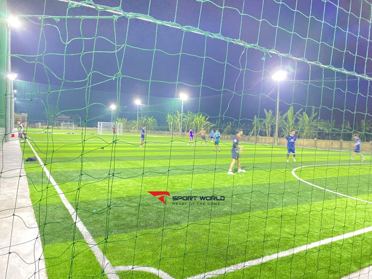 Sân vận động làng Nhân Mục