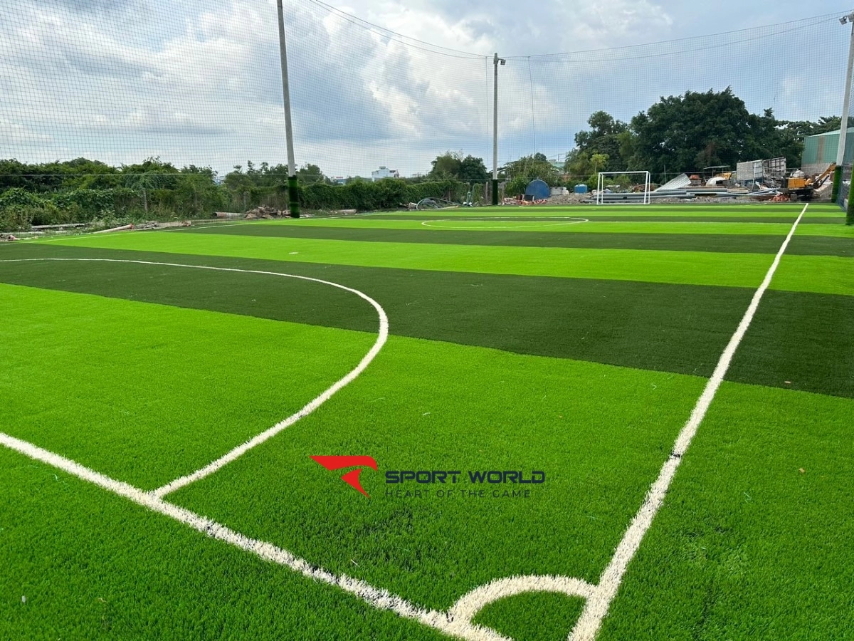 Sân bóng đá Phúc Lợi