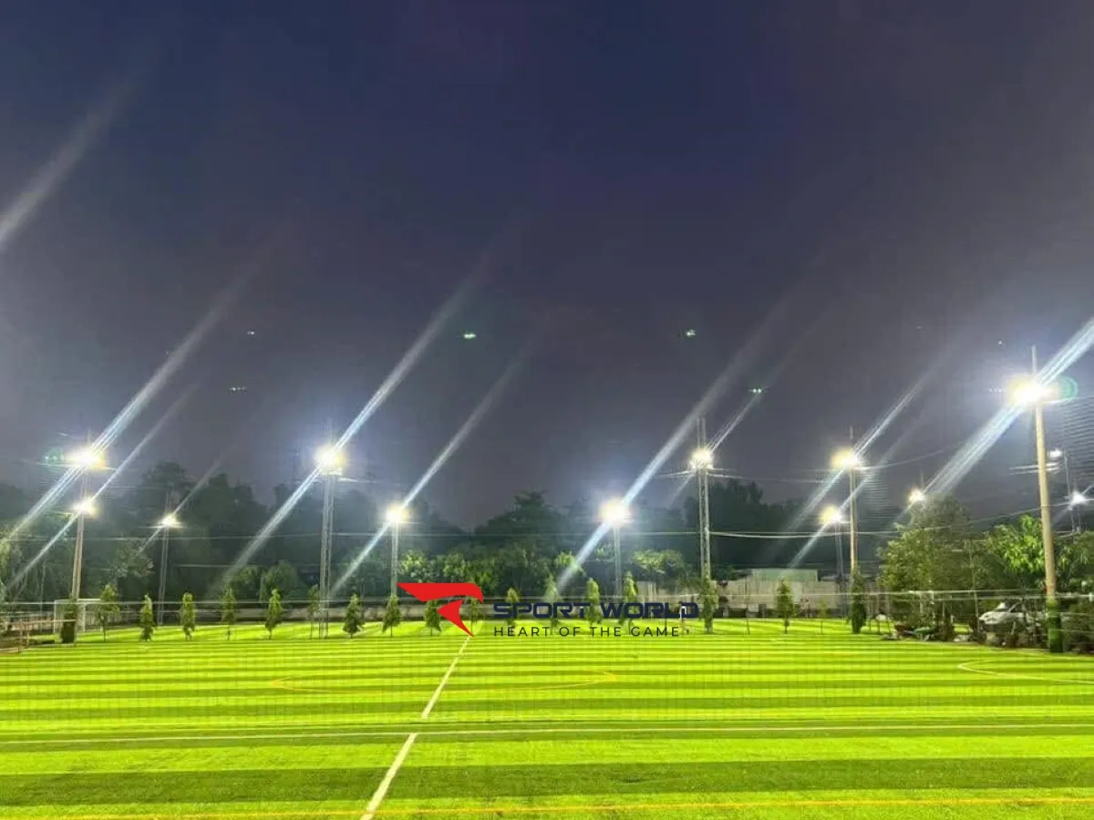 Sân bóng đá Trịnh Quang Nghị