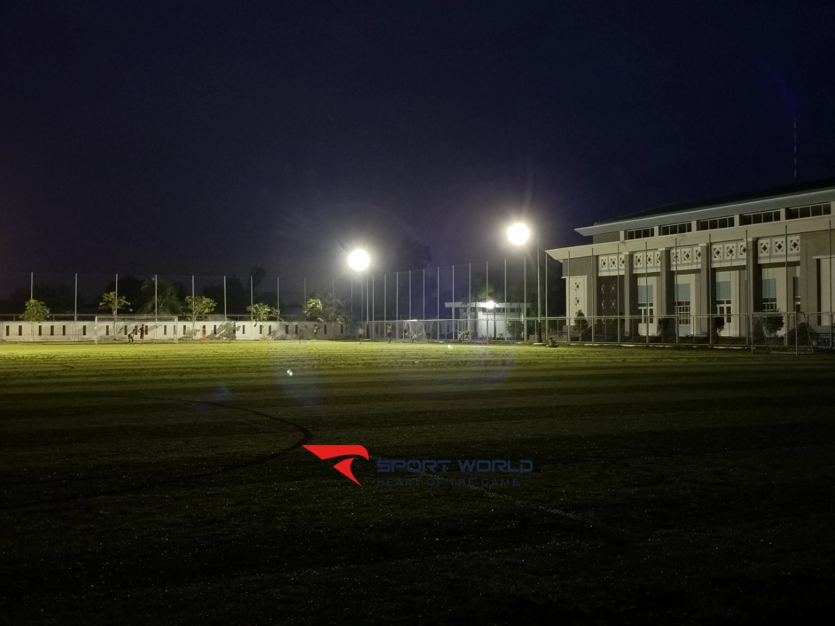 Sân bóng đá & cầu lông Trung tâm văn hóa thể thao xã Hưng Long