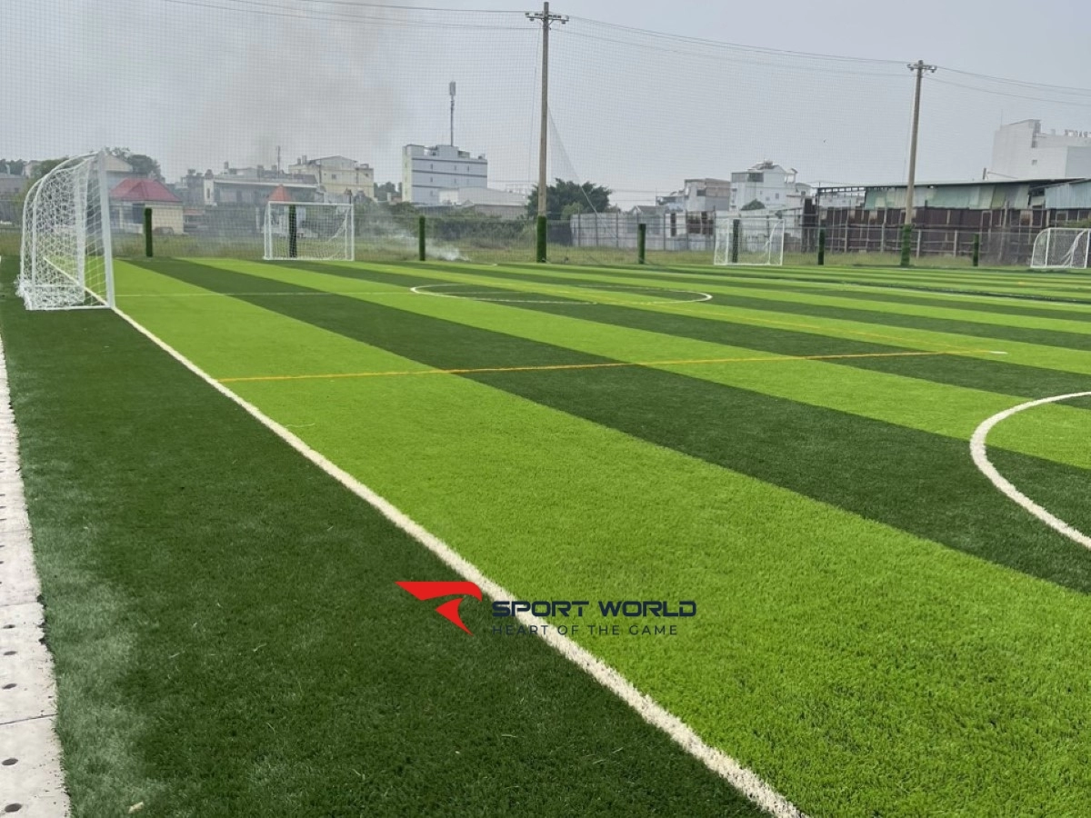 Sân bóng đá Tư Lớn