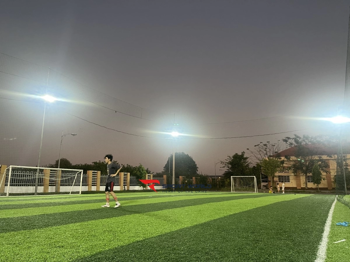 Sân bóng đá Vĩnh Lộc B