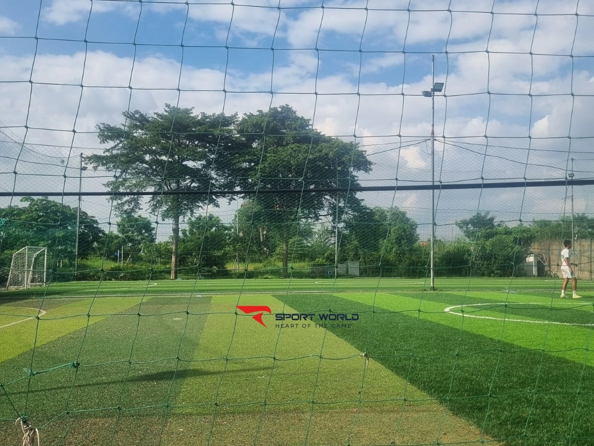 Sân bóng nhân tạo Phong Phú