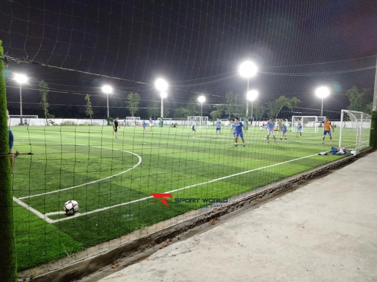 Sân bóng Lộc Phát