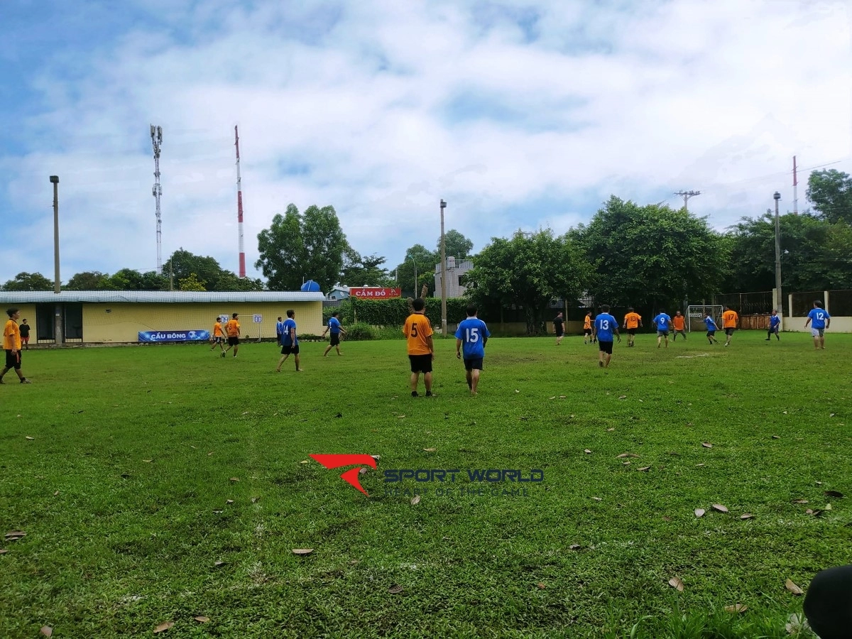 Sân bóng đá giáo xứ Tân Thịnh