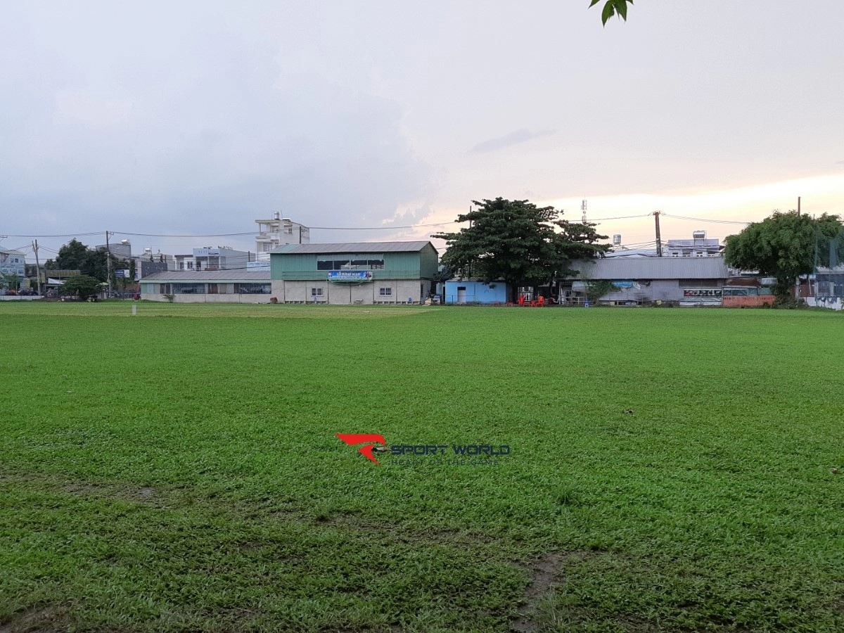 Sân bóng đá Tân Xuân