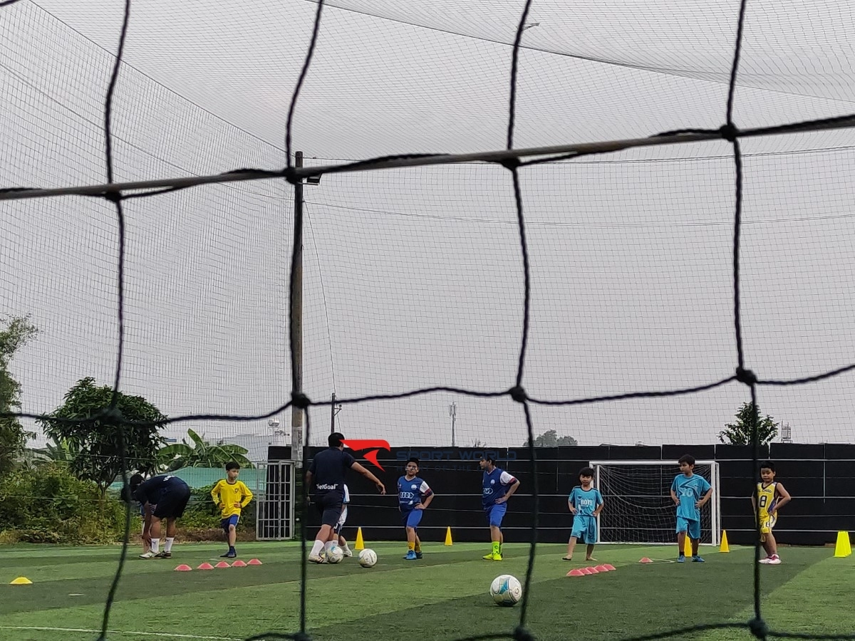 Sân bóng Thiên Thần Việt