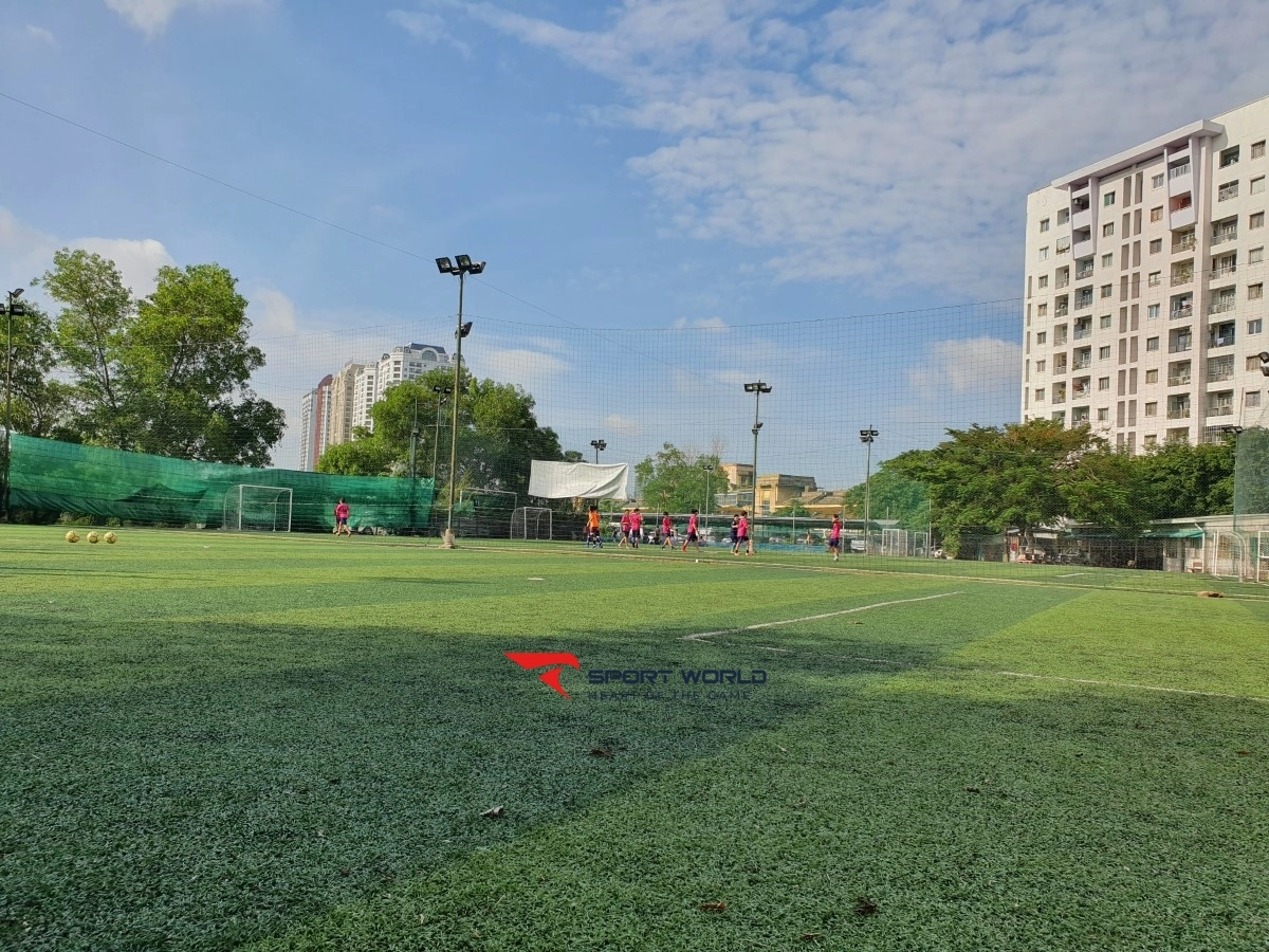 Sân bóng đá Nam Sơn