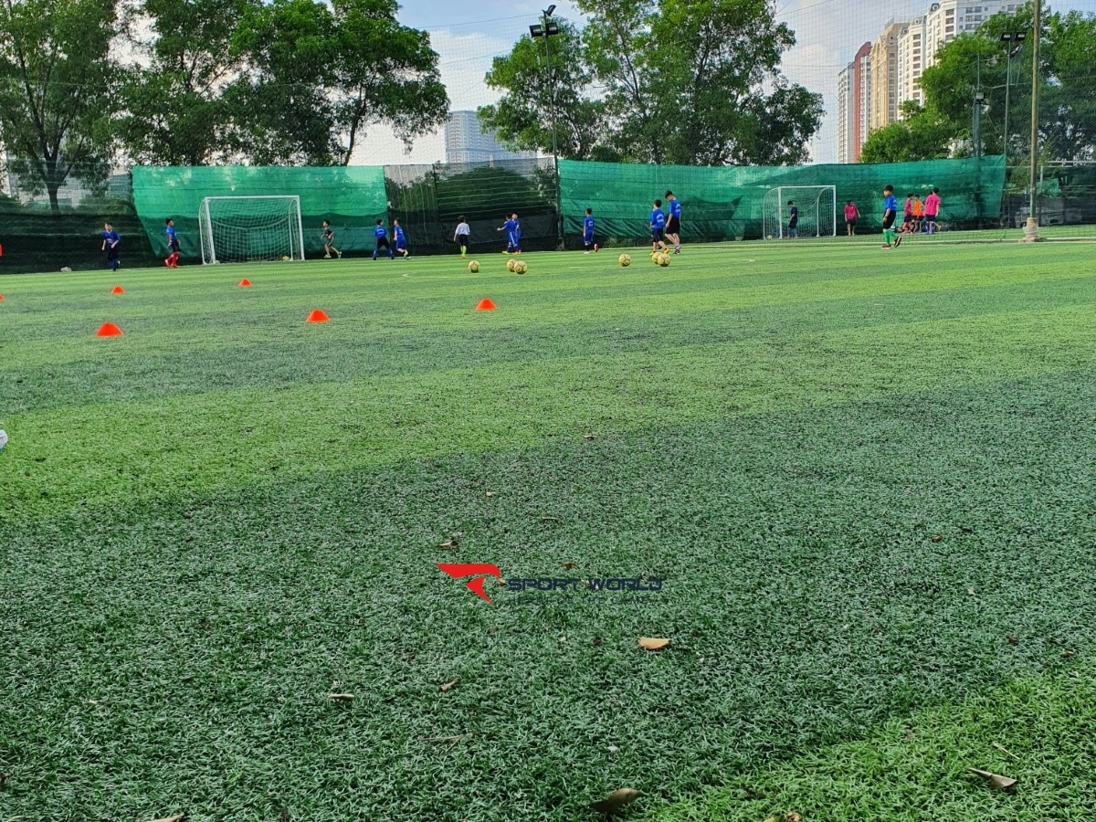 Sân bóng đá Nam Sơn