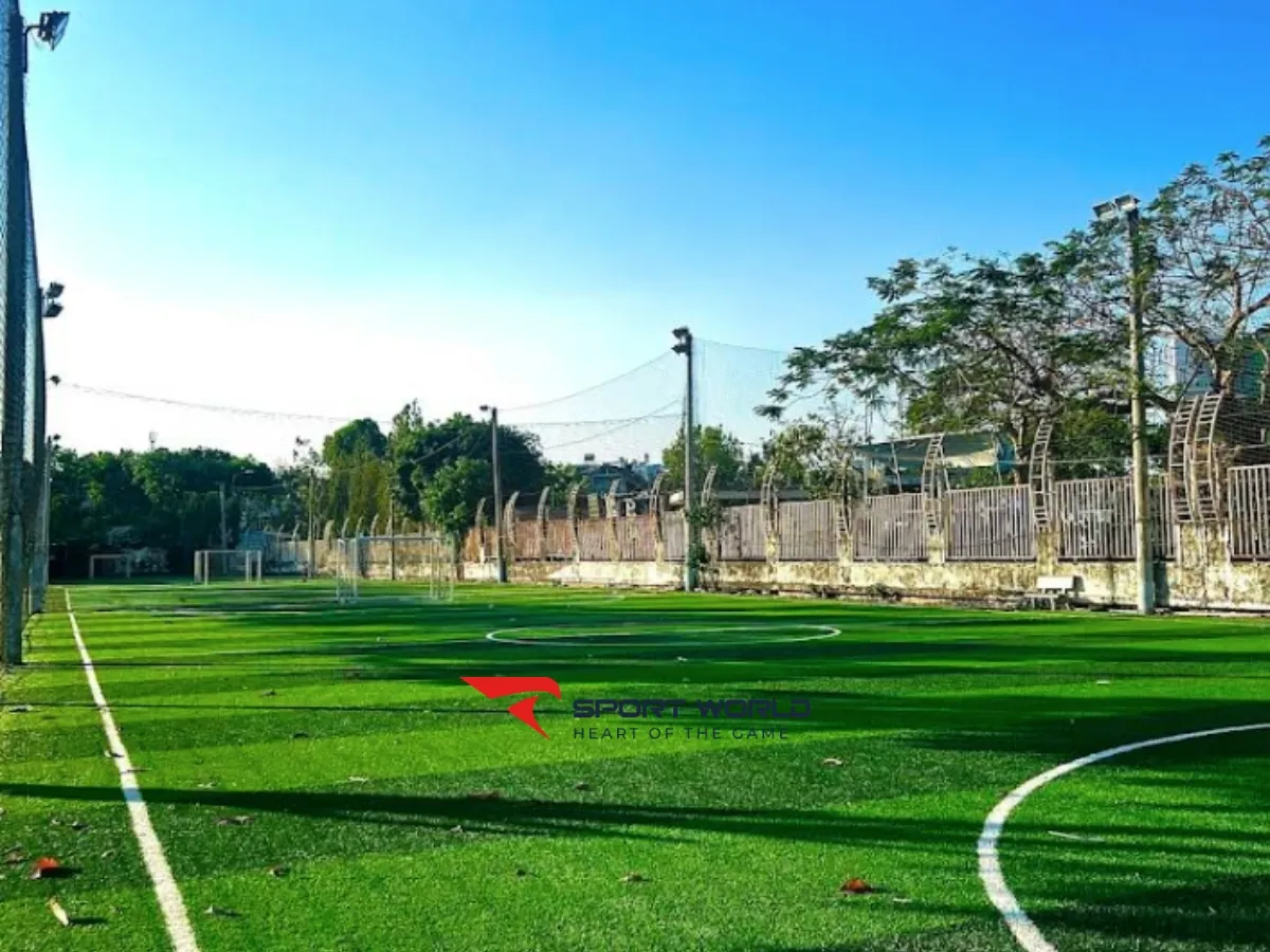 Sân bóng đá Nhà thi đấu thể dục thể thao Phú Thọ