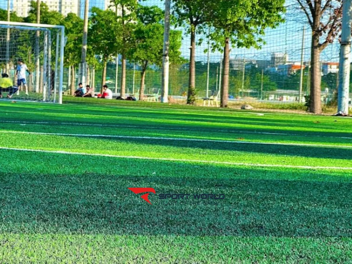 Sân bóng đá Nhà thi đấu thể dục thể thao Phú Thọ