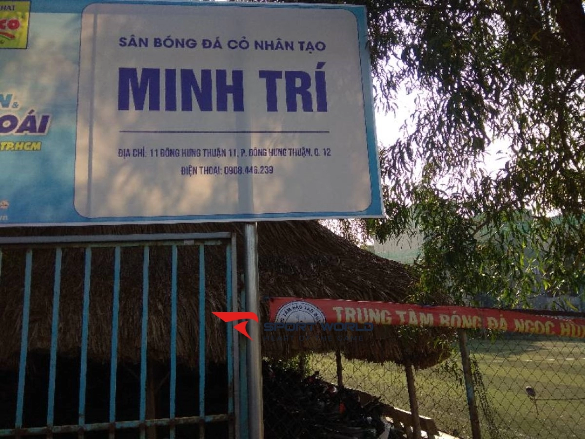 sân bóng đá Minh Trí