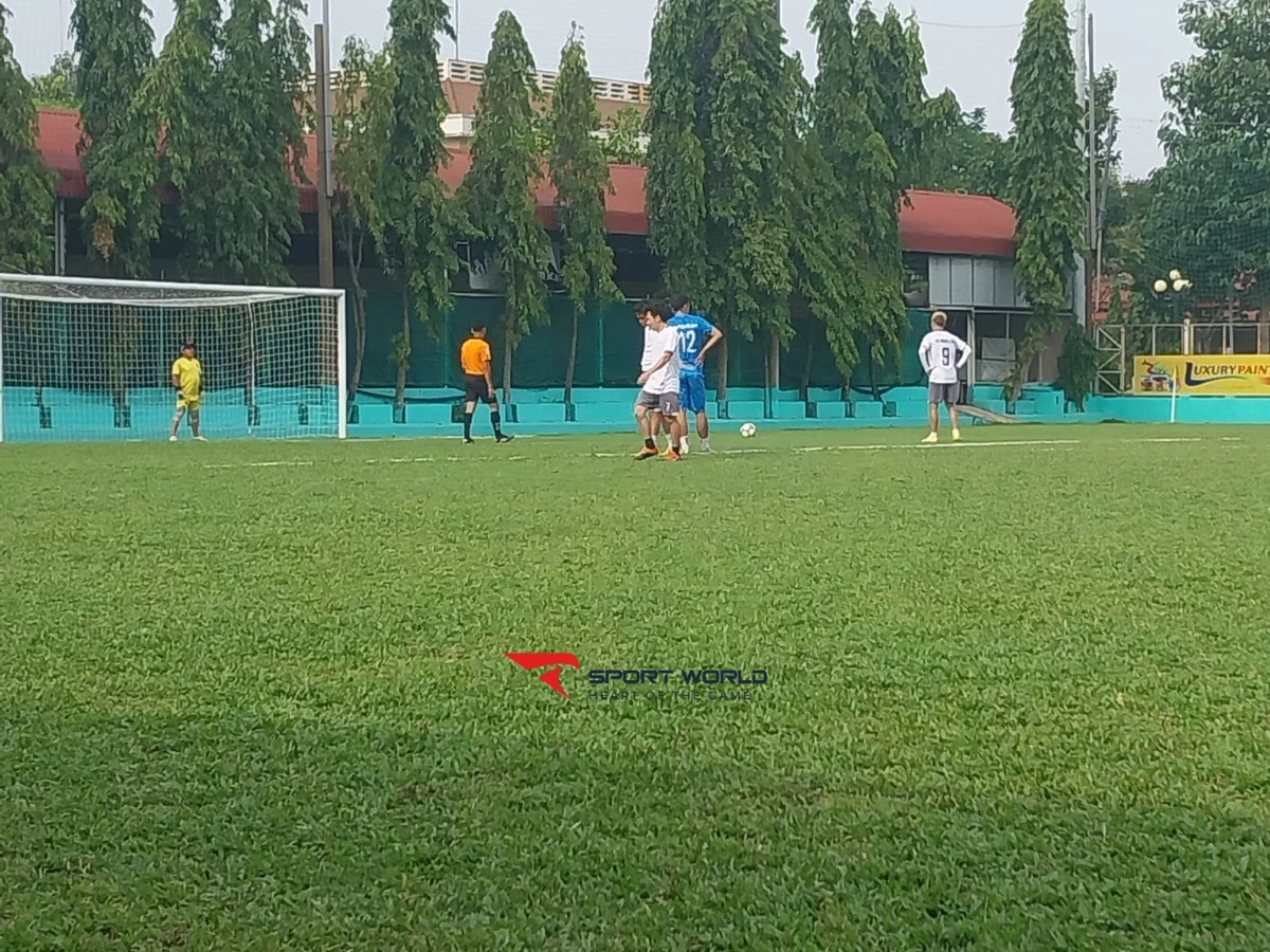 Sân bóng đá Vì Nhân