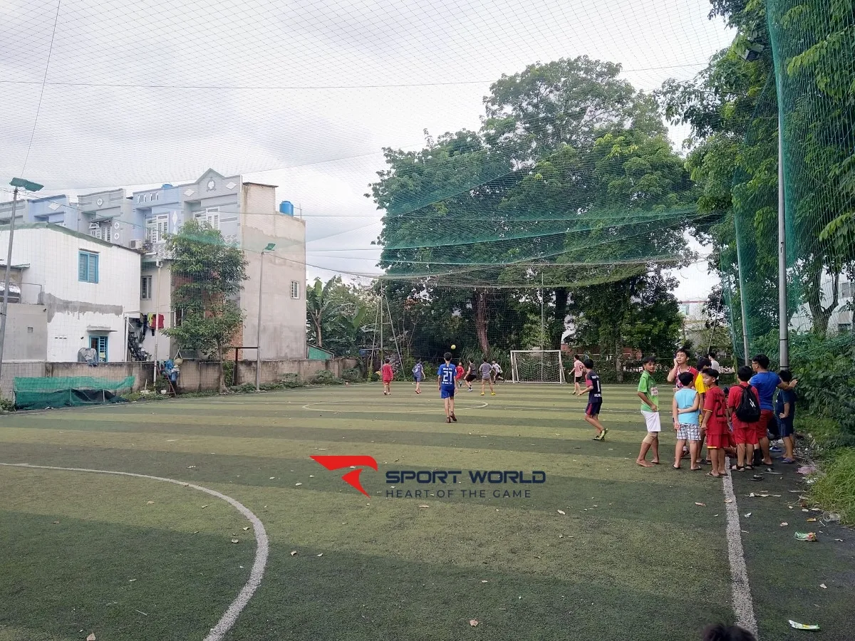 Sân bóng đá Vườn Keo