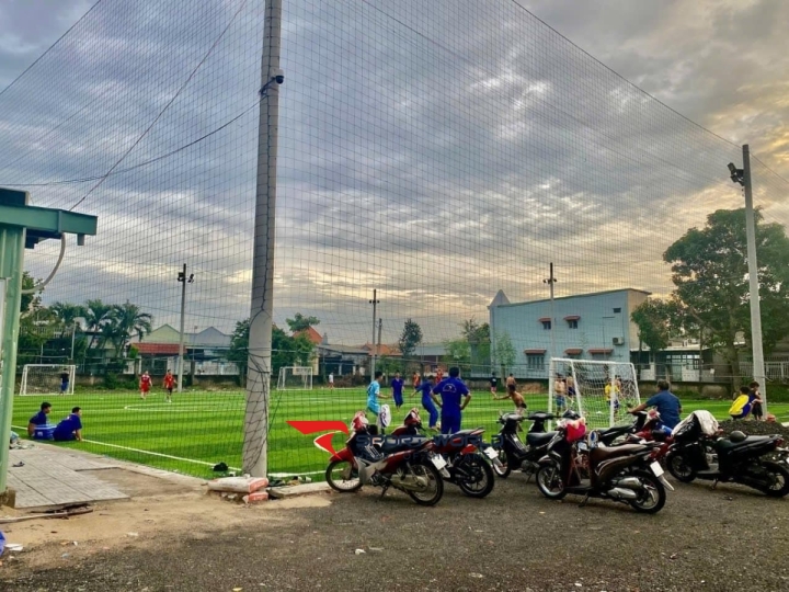 Sân bóng Hòa Phát