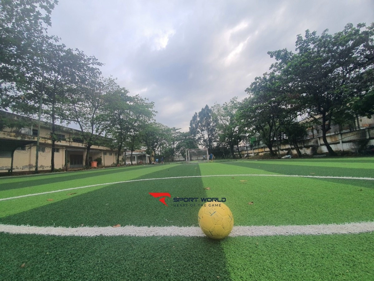 Sân bóng đá mini Tạ Quang Bửu
