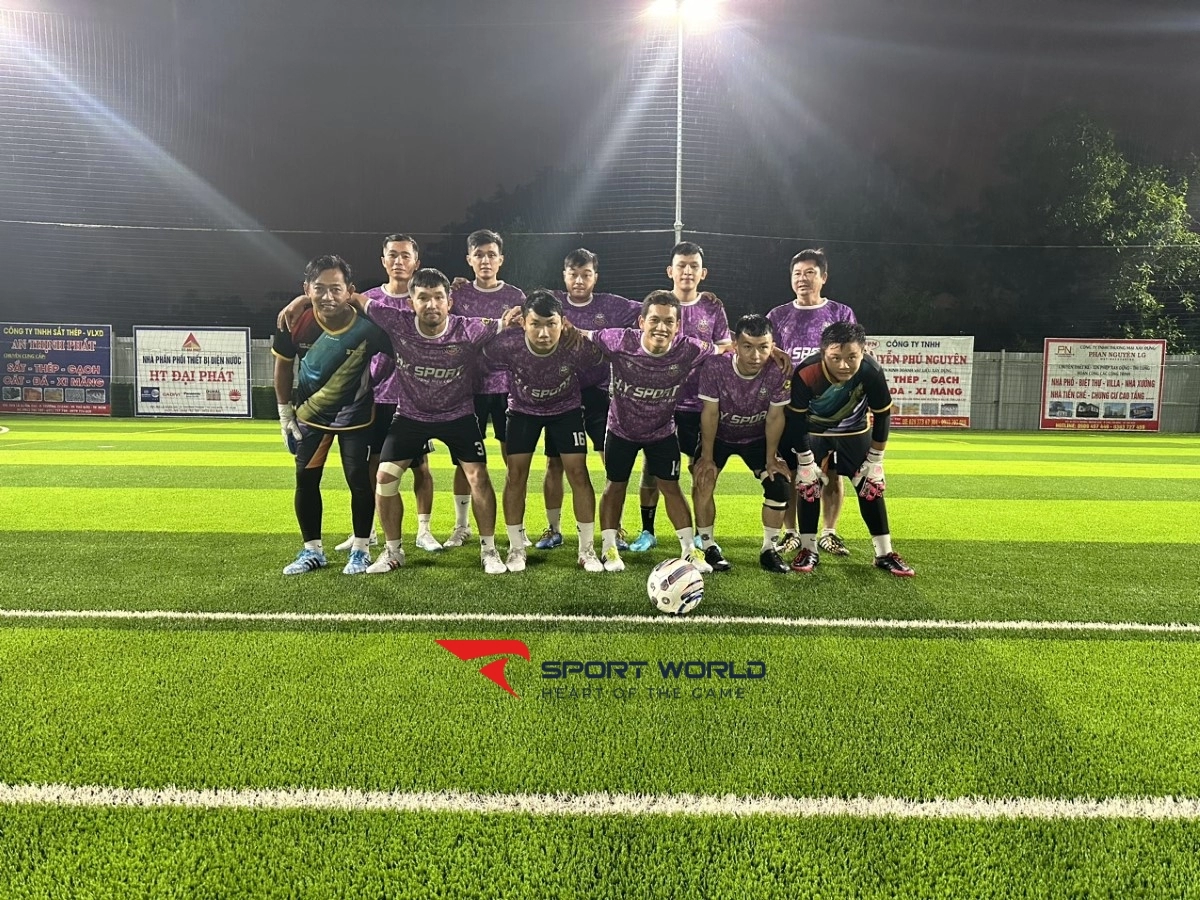 Sân bóng đá cỏ nhân tạo AT Stadium