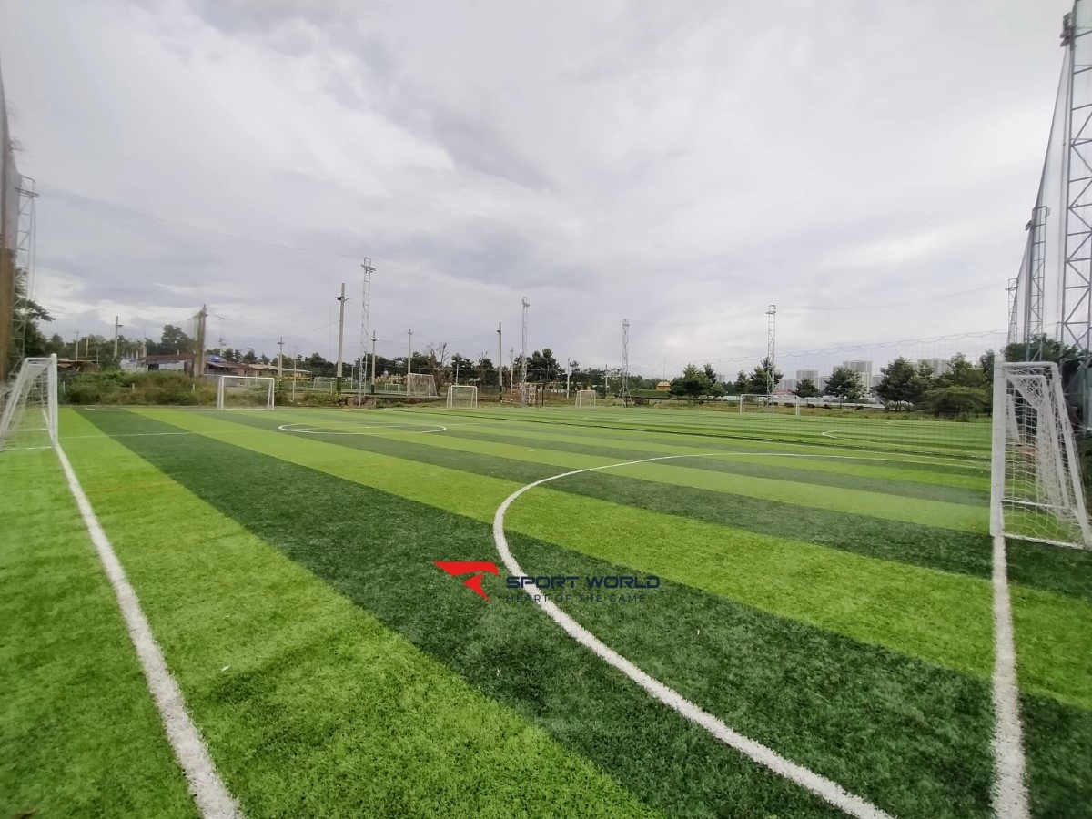 Sân bóng đá Song Phát