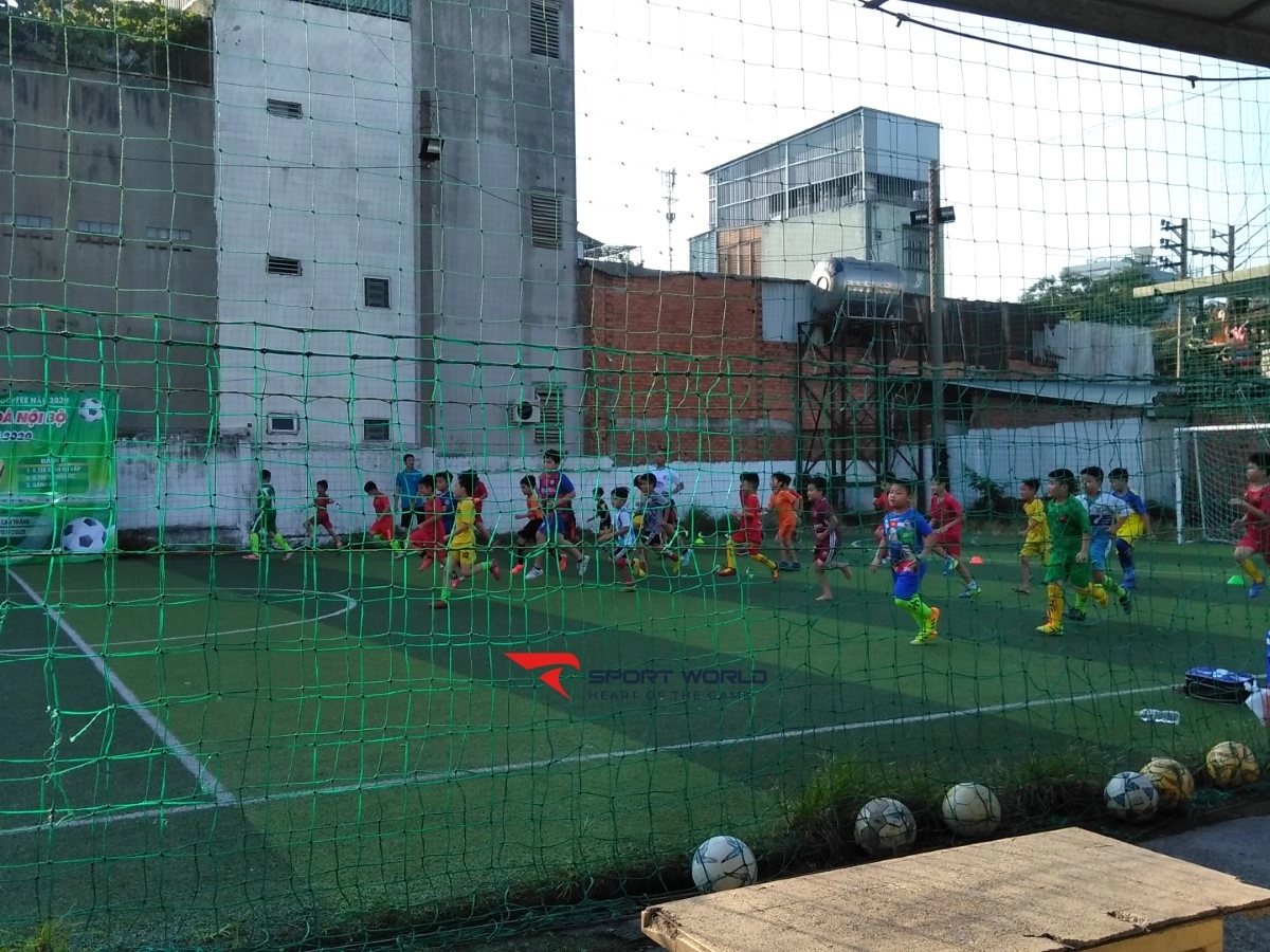 Sân bóng Cầu Trắng