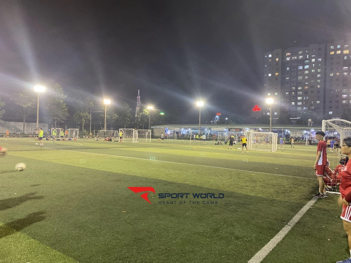 Sân bóng đá Ngôi Sao HCA