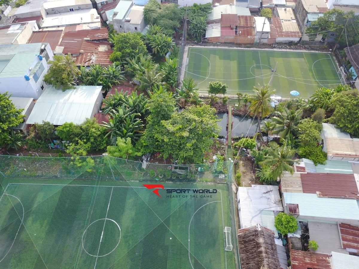 Sân bóng đá Cầu Đỏ