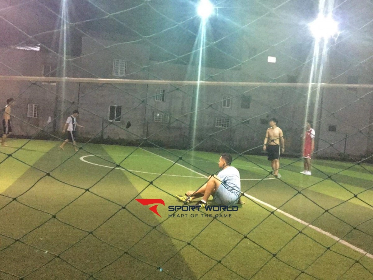 Sân bóng đá Lê Hùng