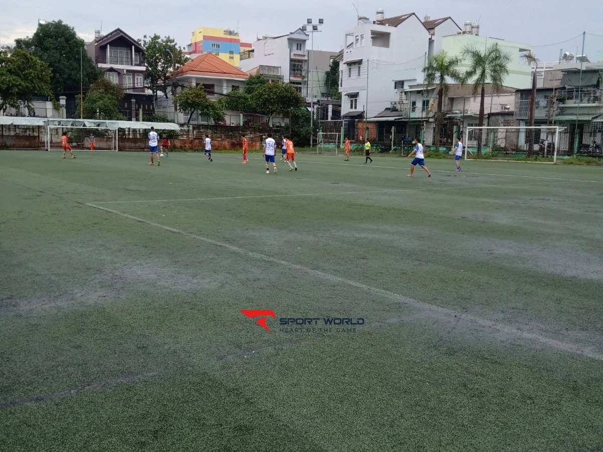 Sân banh Linh Tây