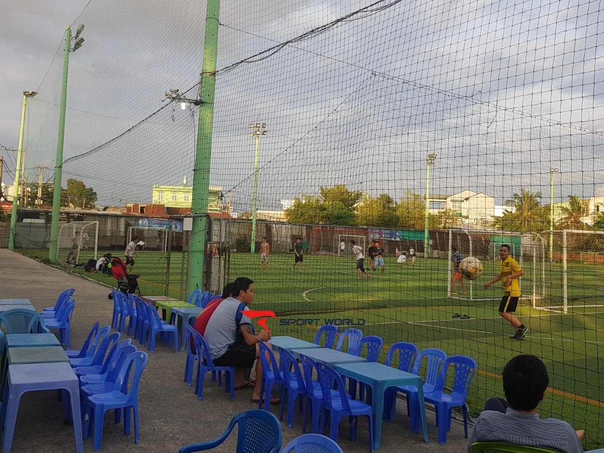 Sân bóng cỏ nhân tạo Cá Sấu Hoa Cà