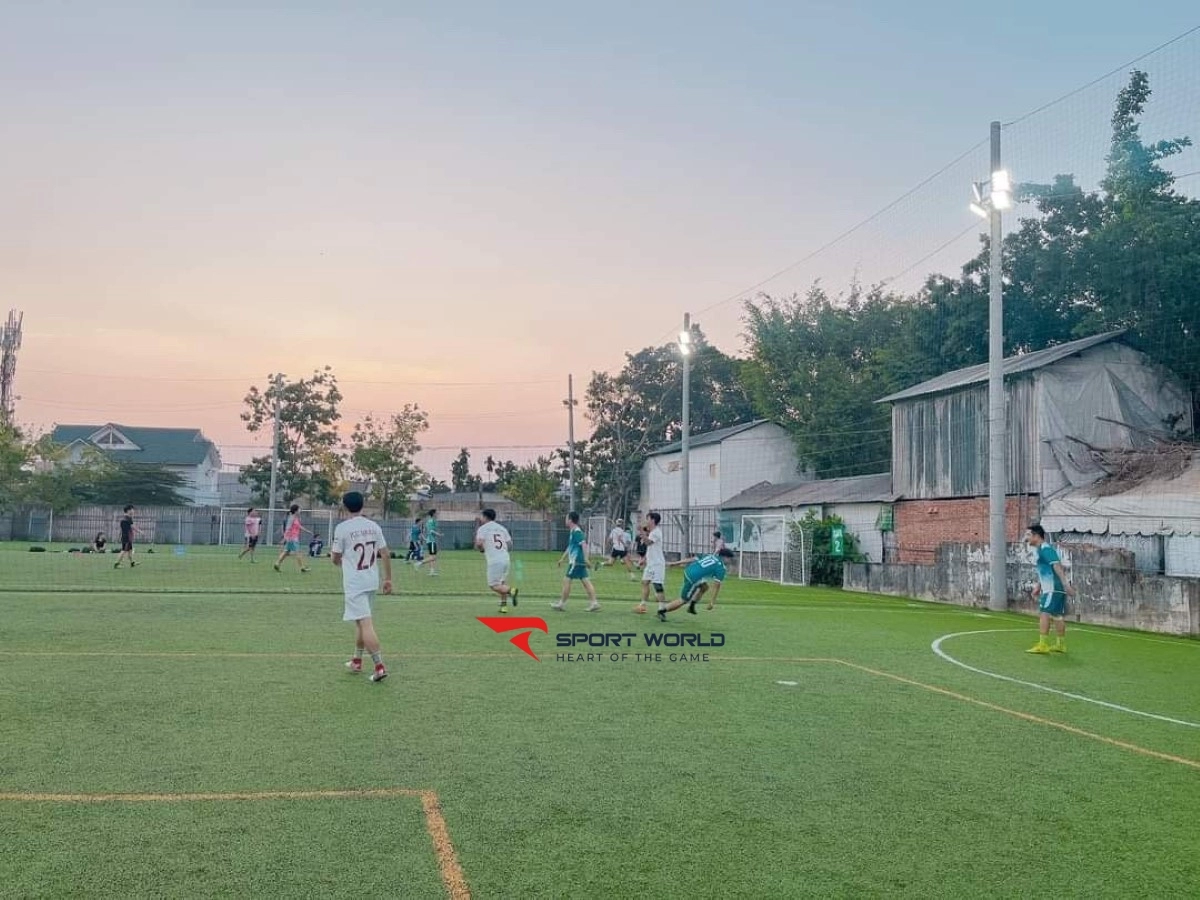 Sân bóng đá CP Phạm Văn Đồng