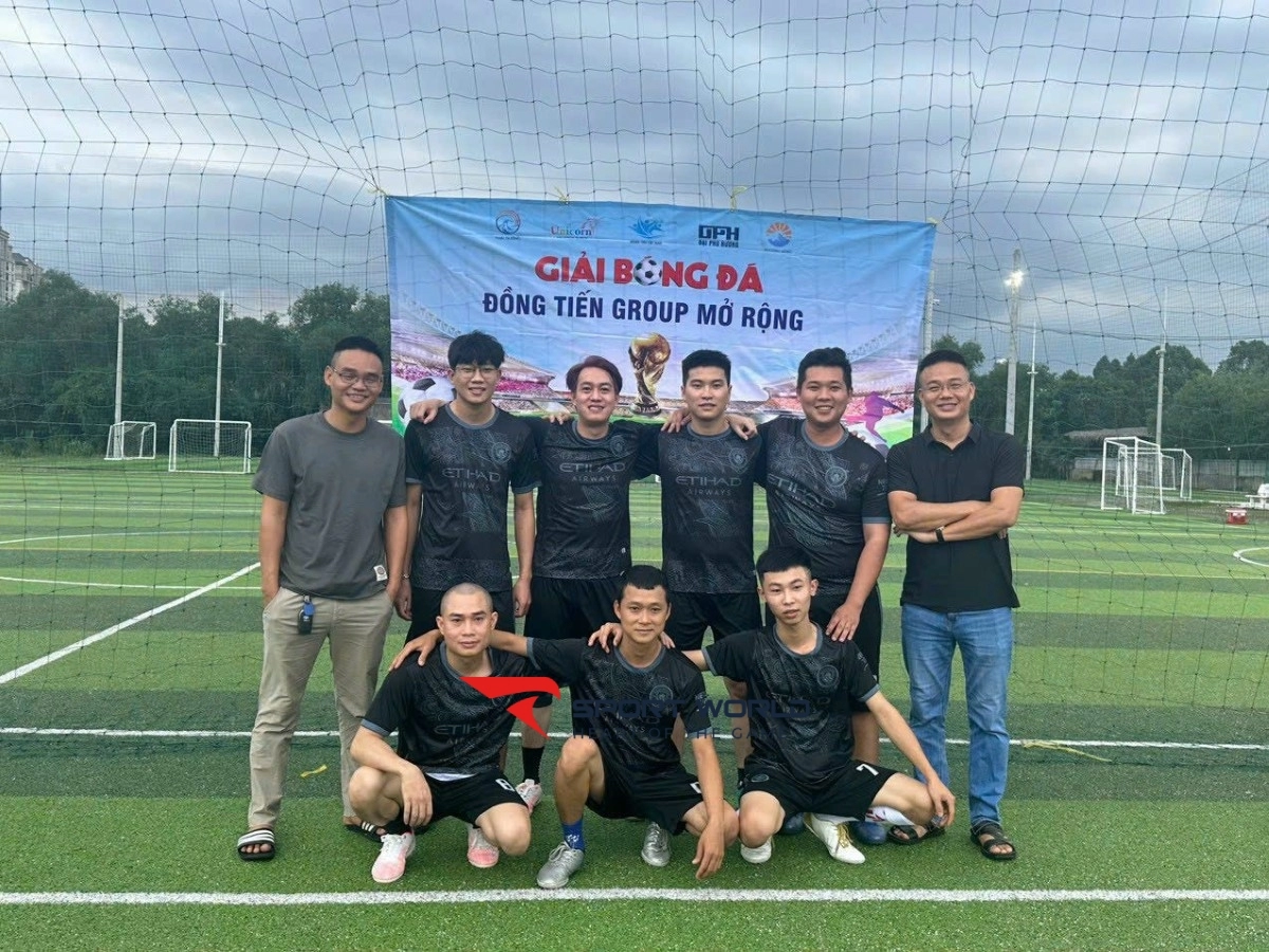 Sân bóng đá The Global