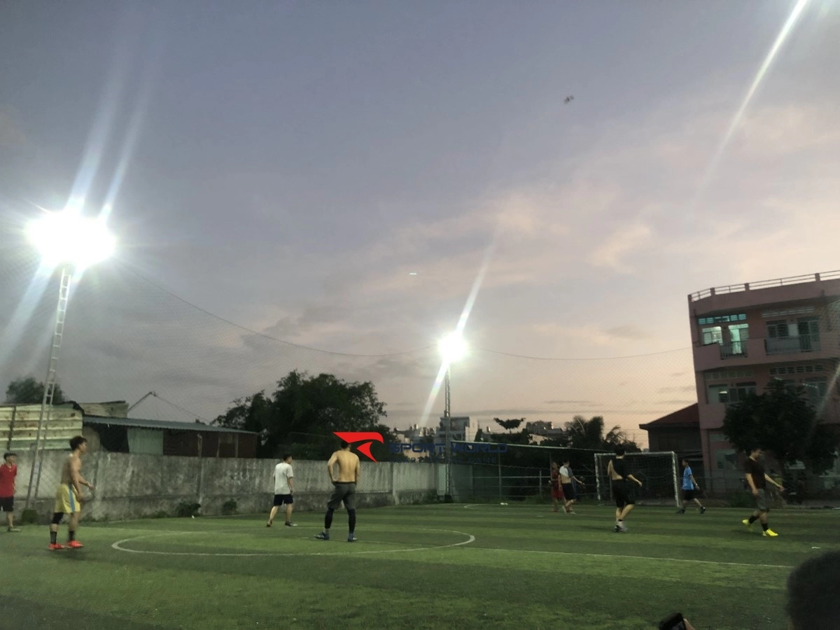 Sân bóng đá Toàn Thắng