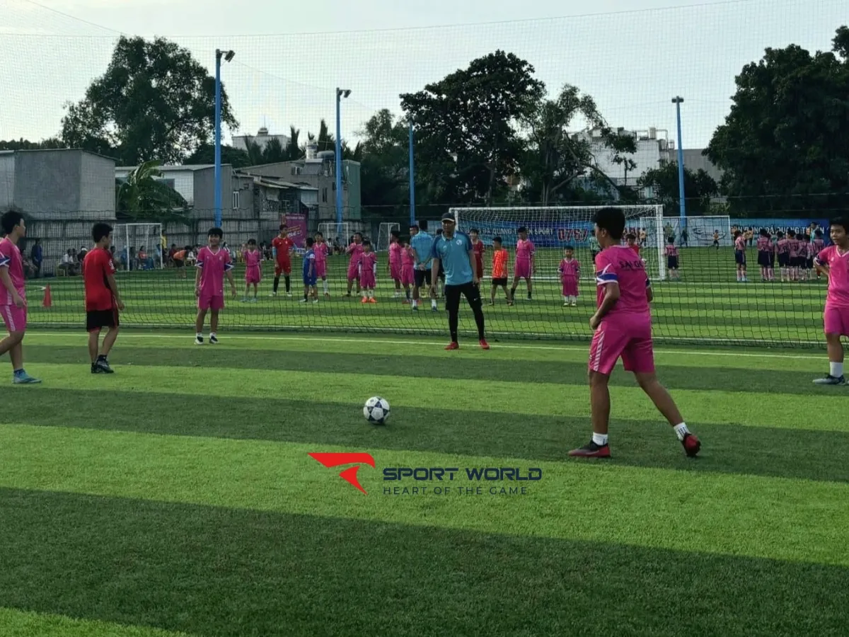 Sân đá banh Quang Tuyến - HBC Sport