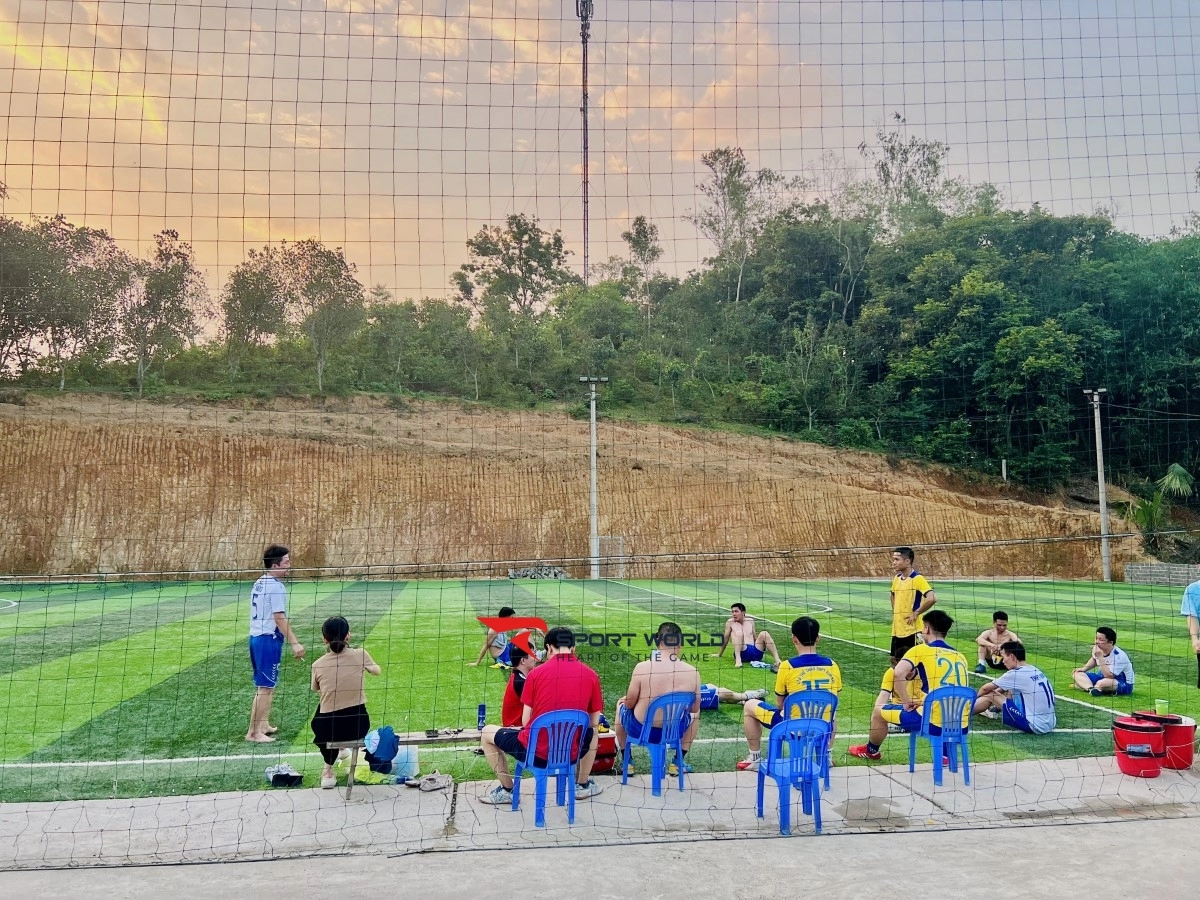 Sân bóng nhân tạo 28