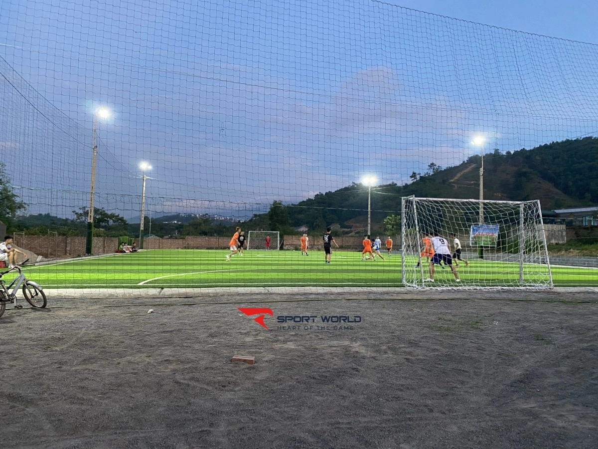 Sân bóng Bảo Linh