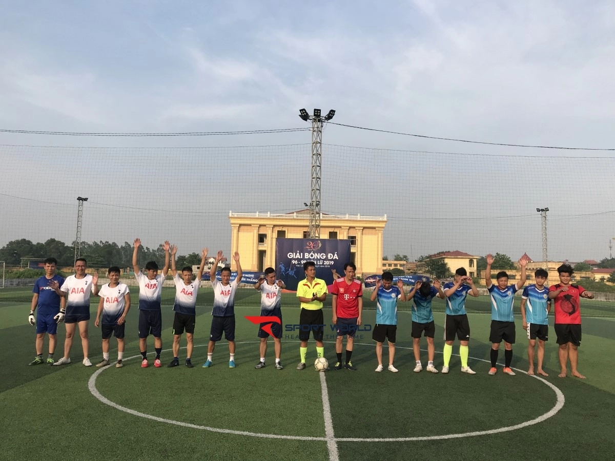 Sân bóng nhân tạo Tiên Lữ (Totti Stadium)