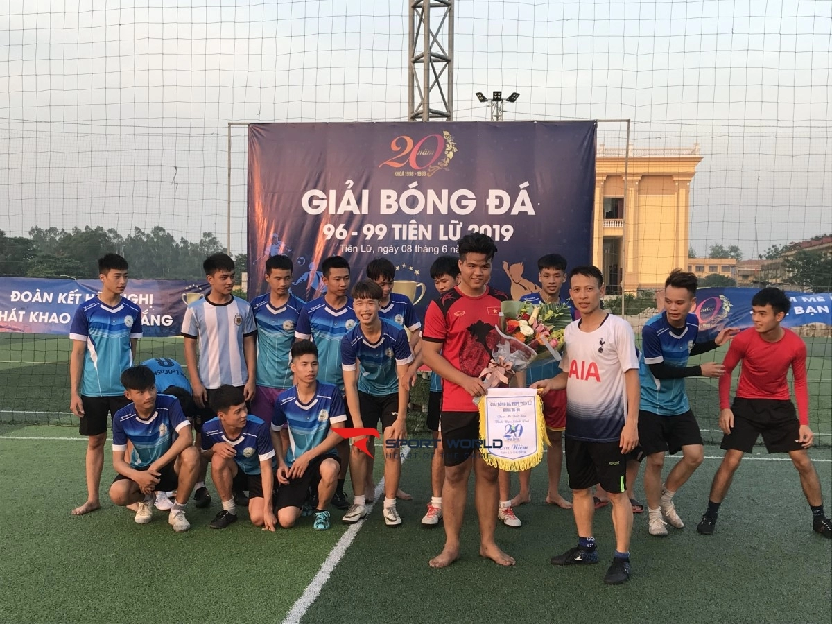 Sân bóng nhân tạo Tiên Lữ (Totti Stadium)