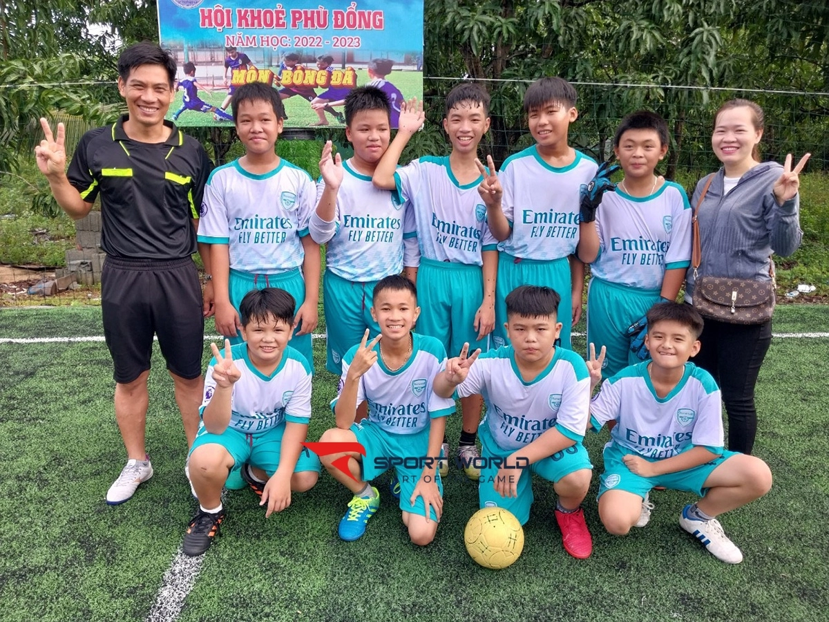 Sân cỏ nhân tạo Hoà Thành