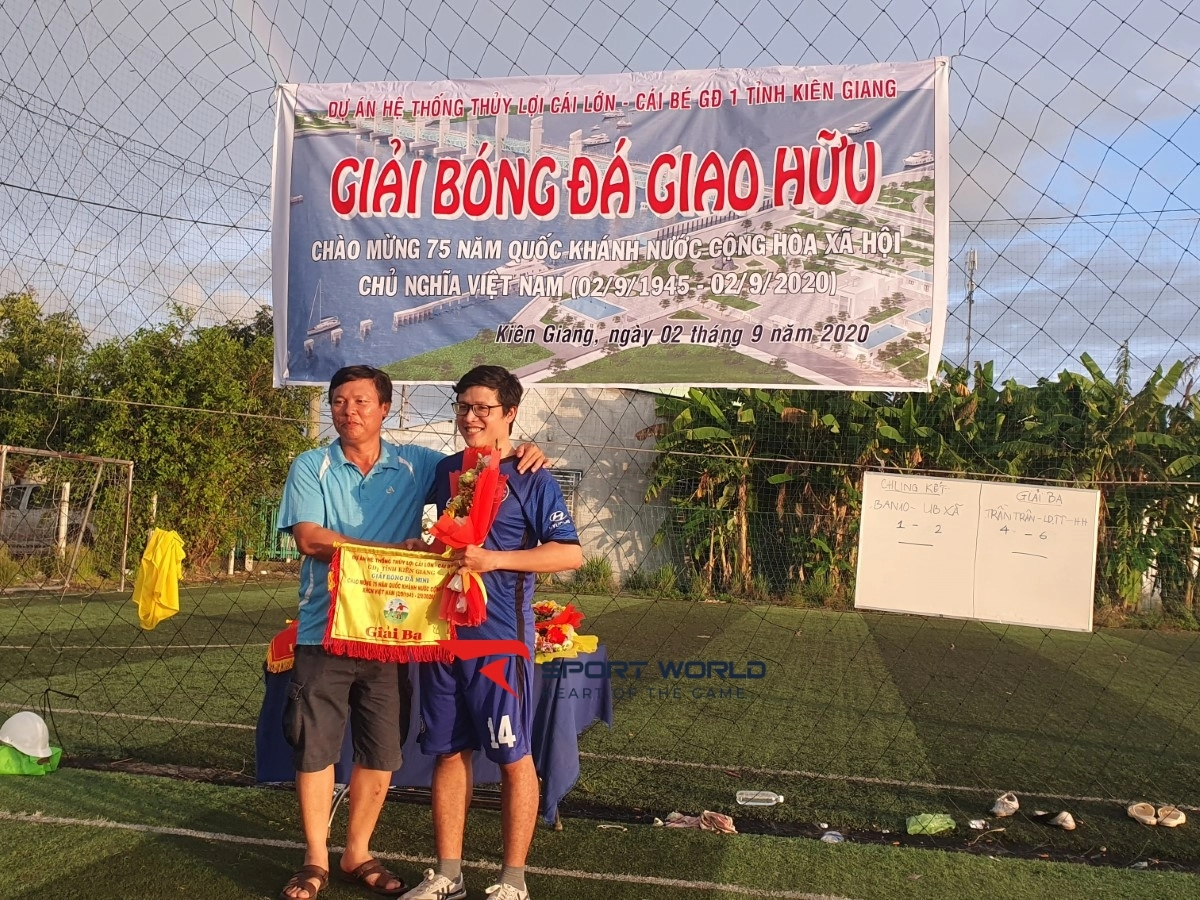 Sân bóng đá Long Mini