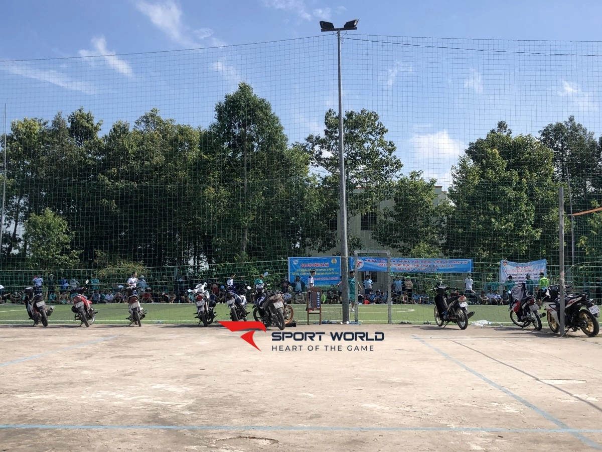 Sân bóng xã Tân An