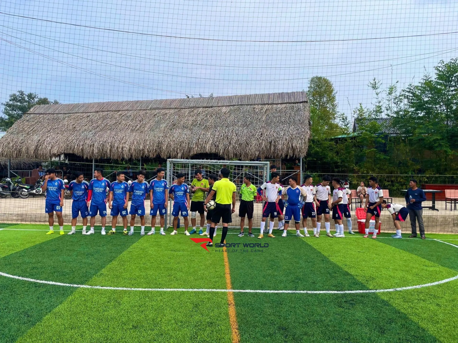 Sân bóng đá Quán Lá